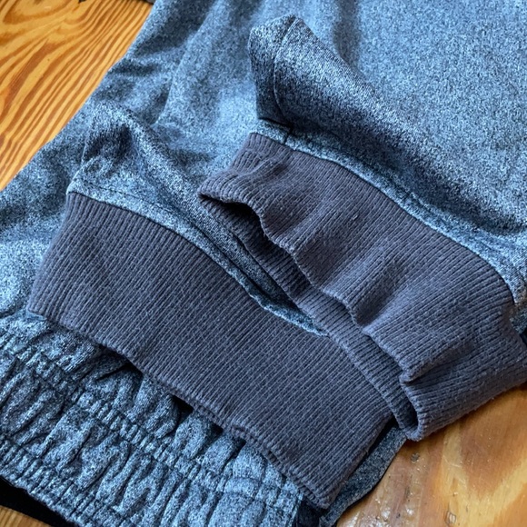 ADIDAS Men’s Sweatpants in EUC - Picture 4 of 10